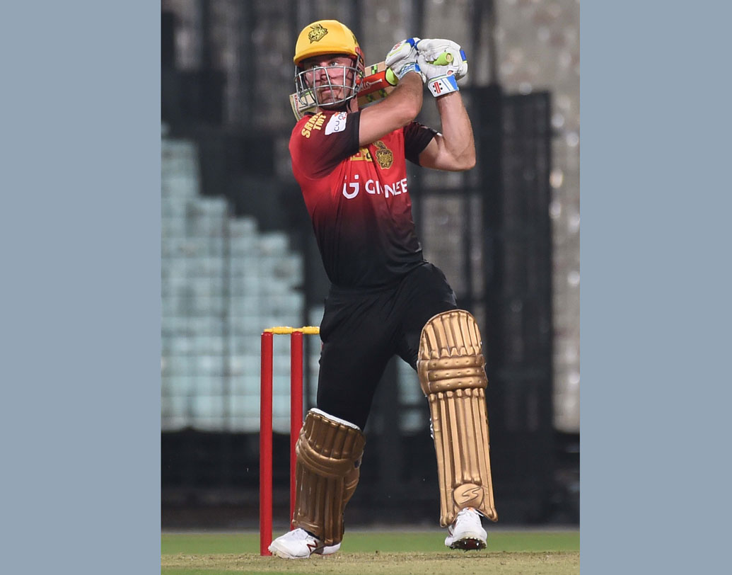 ক্রিস লিন: ভারতের বিরুদ্ধে সদ্য সমাপ্ত টি২০ সিরিজে তেমন ফর্মে ছিলেন না এই অজি ওপেনার। তবে আইপিএলে আসন্ন মরসুমে তাঁর উপর ভরসা রাখছে নাইট কর্তৃপক্ষ।