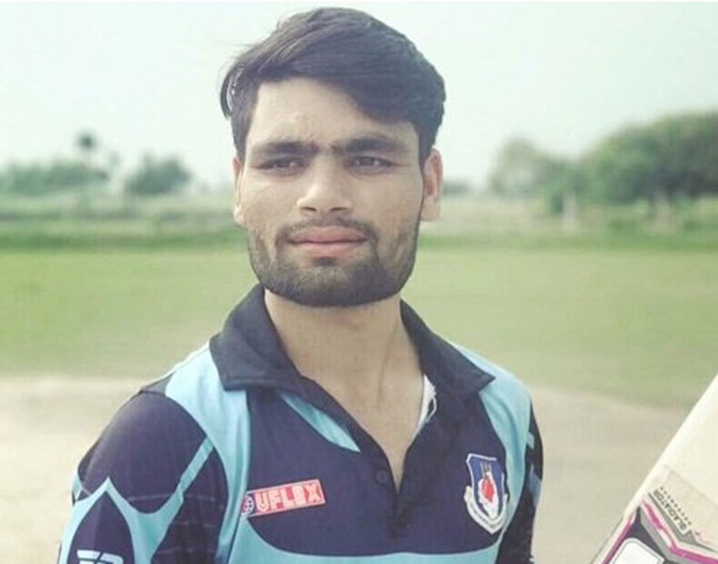 রিঙ্কু সিংহ: আলিগড়ের বছর কুড়ির এই ক্রিকেটার অত্যন্ত প্রতিভাবান। গত আইপিএলে তেমন কিছু করতে না পারলেও তাঁর উপর ভরসা রেখেছেন নাইট কর্তৃপক্ষ।