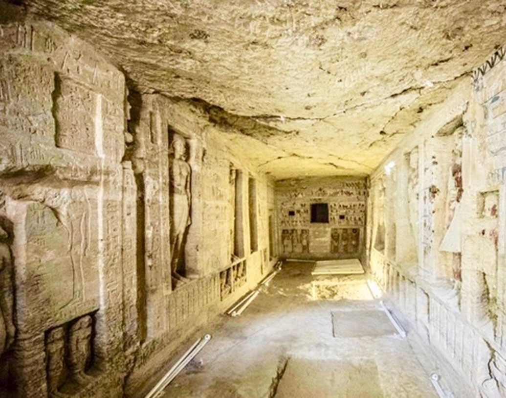 ওয়াহতিয়ে নামে এক জন শীর্ষস্থানীয় পুরোহিতের সমাধি এটি। রাজা নেফিরকারের আমলে তিনি কাজ করতেন।