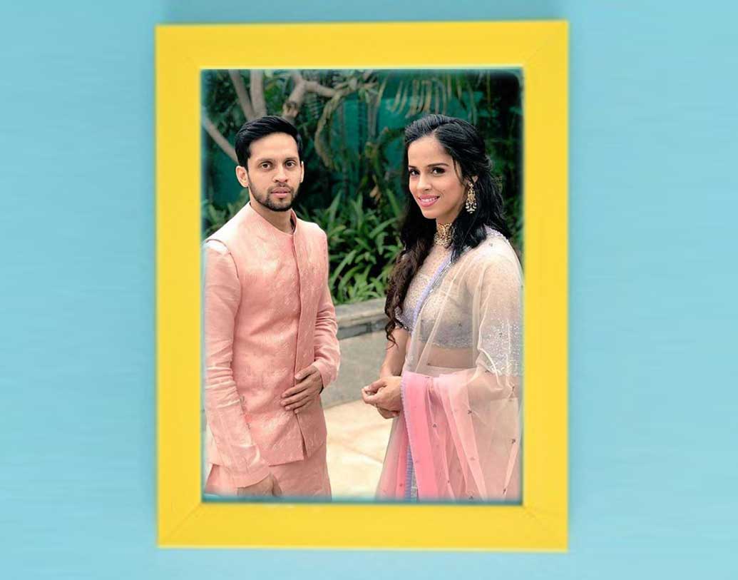 সাইনা ও পারুপল্লি কাশ্যপের বিয়ের ঘরোয়া অনুষ্ঠান হয়েছিল ১৪ ডিসেম্বর। অনুষ্ঠানের ছবি পোস্ট করেন দুই তারকাই। আর রবিবার হয়ে গেল তাঁদের রিসেপশন।