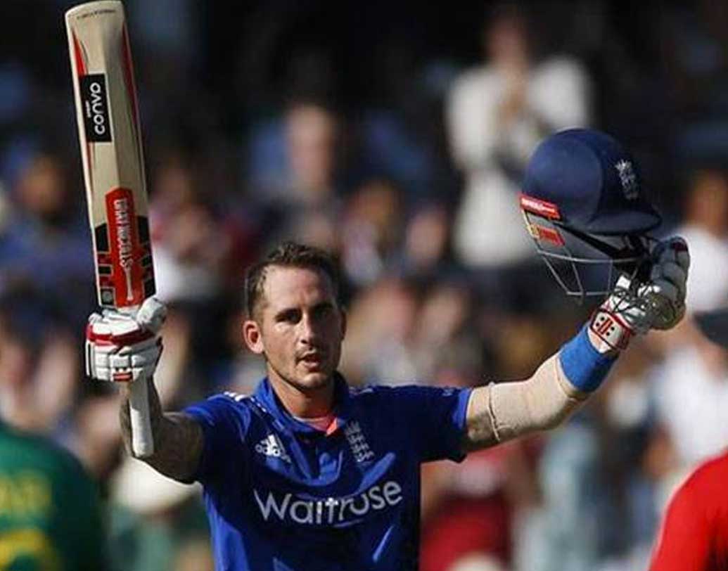 গত আই পি এলে সানরাইজার্স হায়দরাবাদের হয়ে ৬ ম্যাচে ১৪৮ রান করেছিলেন অ্যালেক্স হেলস। স্ট্রাইক রেট ছিল যথেষ্ট আকর্ষণীয়, ১২৫-র ওপর! চালিয়ে খেলতে অভ্যস্ত এই ইংরেজ ওপেনারের বেস প্রাইস ২ কোটি টাকা।