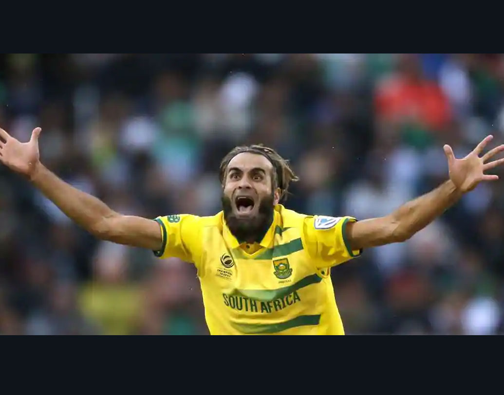 বল হাতে রান দিলেও মোক্ষম সময়ে উইকেট তুলে নেওয়ার ক্ষমতা রাখেন ইমরান তাহির। ৩৭ বছর বয়সে আইসিসি টি-টোয়েন্টির তালিকায় বোলার হিসাবে শীর্ষে রয়েছেন তিনি। দিল্লি এবং পুণের হয়ে খেলার অভিজ্ঞতা রয়েছে তাহিরের।