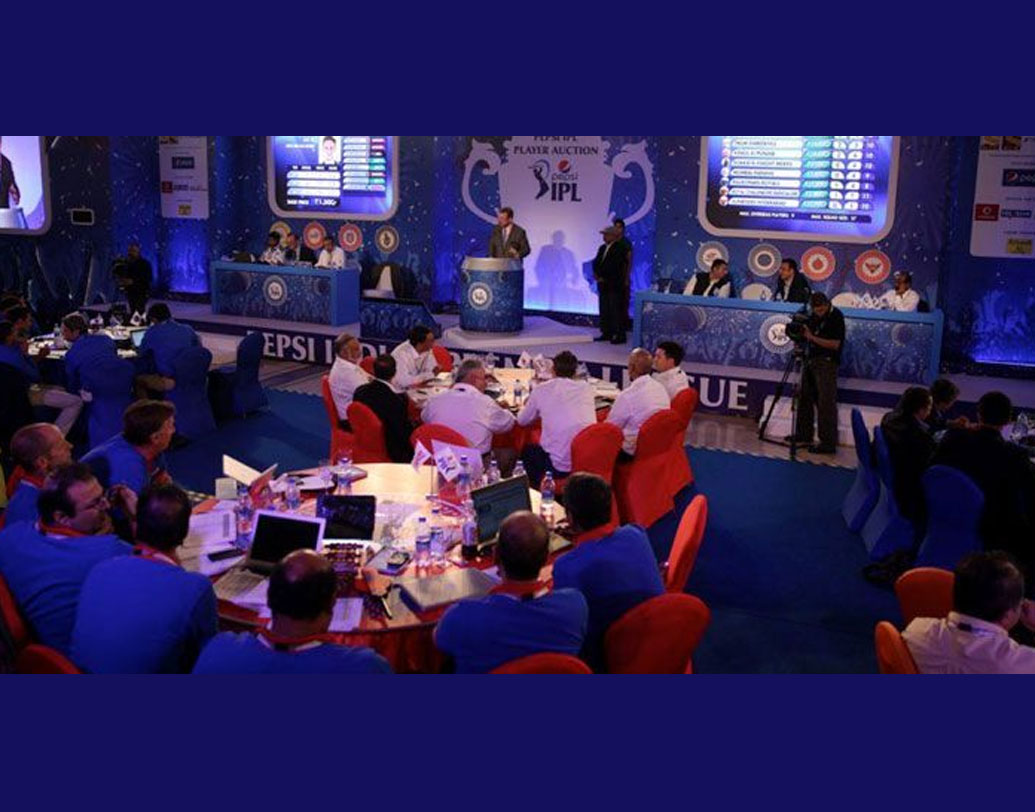 তবে সেটা নিলামে নথিভুক্ত ক্রিকেটারদের মধ্যে থেকেই। অর্থাৎ, বাইরের কাউকে নিতে পারবে না ফ্র্যাঞ্চাইজ়িগুলি।