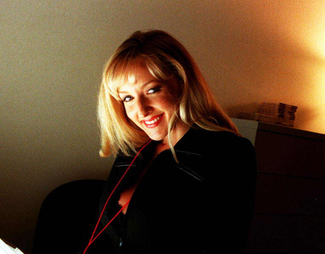 ১৯৬৮ সালের ১৬ জানুয়ারি আমেরিকার দক্ষিণ ক্যারোলিনার বিউফোর্টে জন্মগ্রহণ করেন ড্যান্নি অ্যাশে। স্কুলের গণ্ডি পার করতে না করতেই জনপ্রিয় হয়ে ওঠেন ড্যান্নি।