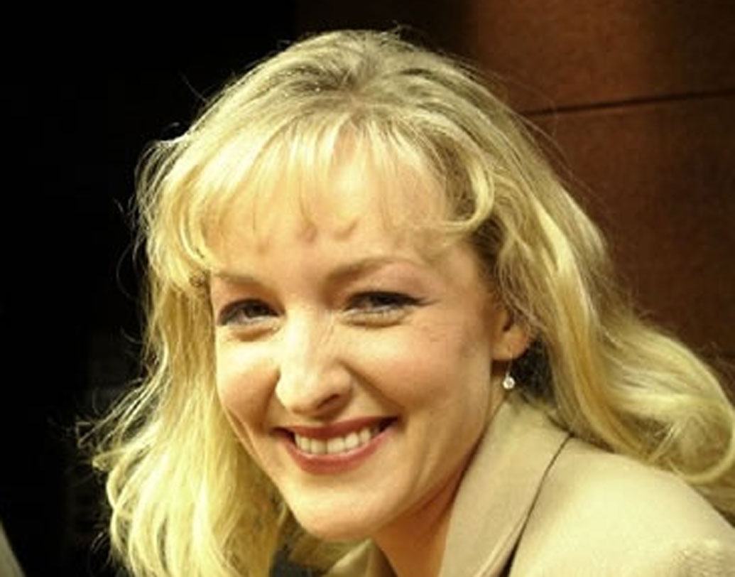 ২০০৪ সালে আমেরিকান মিডিয়া ইনভেস্টার জন মরিসানোকে নিজের ওয়েবসাইটটি বিক্রি করে দেন ড্যান্নি। লোকচক্ষুর অন্তরালেও চলে যান সেই সময় থেকেই। এখনও ইন্টারনেটে ড্যান্নি অ্যাশের যে ছবিগুলি পাওয়া যায়, তার অধিকাংশই ওই ১৯৯৫-২০০০ সালের মধ্যেই তোলা হয়েছিল। এ বছর ৫০ এ পা দিলেন একসময়ের এই পর্ন স্টার। তবে আজও ড্যান্নির কোনও খোঁজ নেই।