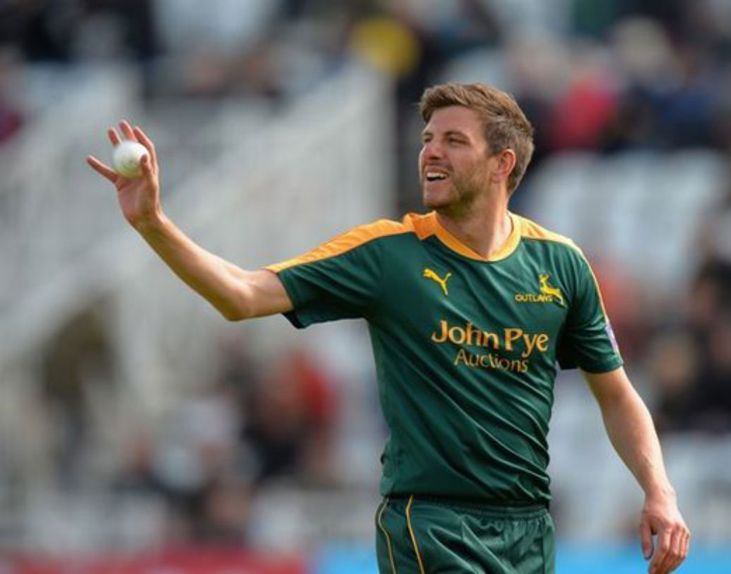 ইংল্যান্ড জাতীয় দলের সদস্য হ্যারি গার্নেকে ৭৫ লক্ষ টাকায় কিনল কলকাতা নাইটরাইডার্স। ব্যাটিং ও বোলিং লাইন আপে নতুন বৈচিত্র আনতেই কলকাতার এমন সিদ্ধান্ত বলে মনে করছে ক্রিকেট মহল।