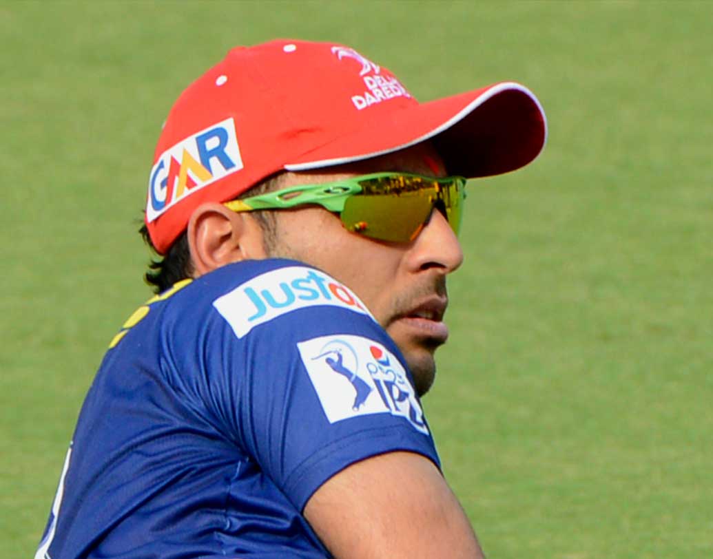 ২০১৫ সালের নিলামে যুবরাজ সিংকে ১৬ কোটি টাকায় নিয়েছিল দিল্লি ডেয়ারডেভিলস। যা এখনও পর্যন্ত রেকর্ড। এ বারের নিলামে যুবিকে এক কোটি টাকার বেস প্রাইসে নিয়েছে মুম্বই ইন্ডিয়ান্স।