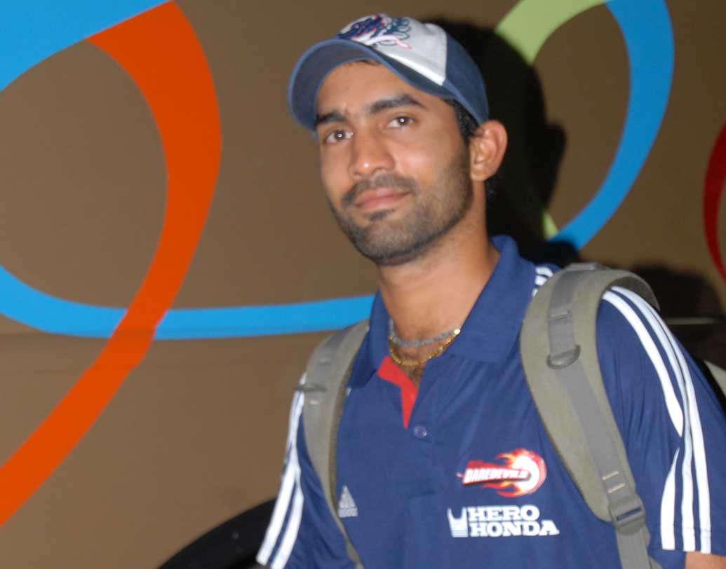 ২০১৪ সালের নিলামে উইকেটকিপার-ব্যাটসম্যান দীনেশ কার্তিককে ১২.৫ কোটি টাকায় নিয়েছিল দিল্লি ডেয়ারডেভিলস। যা তখন চাঞ্চল্য তৈরি করেছিল। কার্তিক বিভিন্ন ফ্র্যাঞ্চাইজির হয়ে খেলেছেন আইপিএলে।