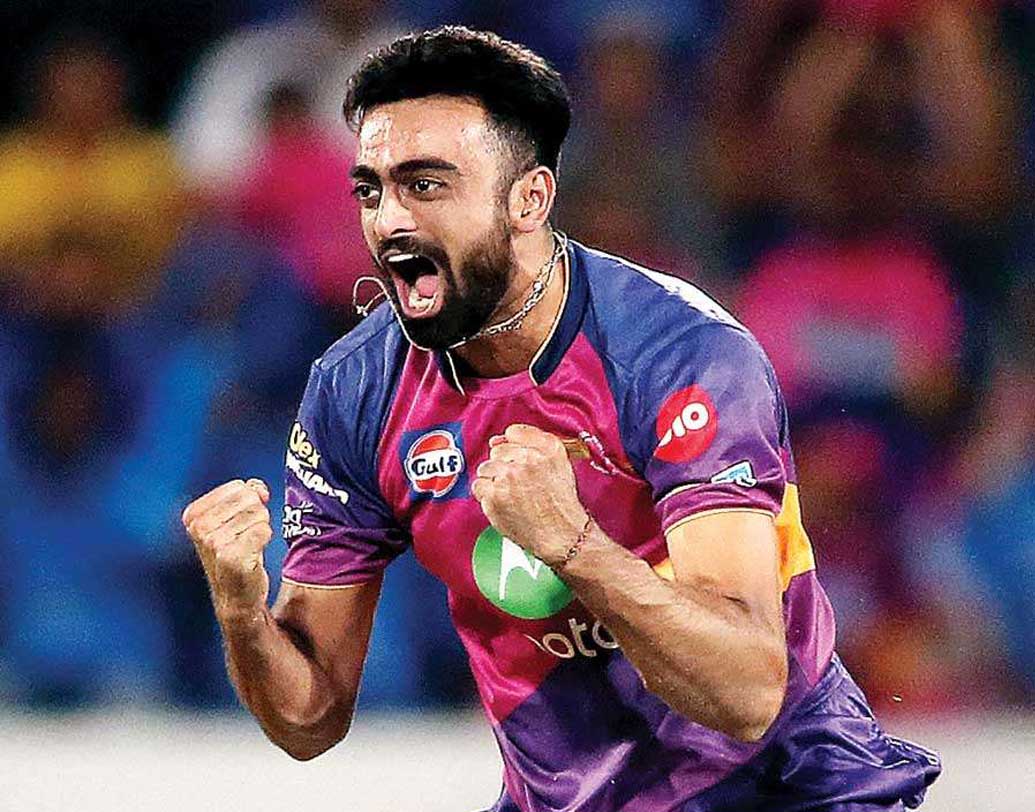 এই বছরের শুরুতে হওয়া আইপিএলের নিলামে জয়দেব উনাদকাটকে ১১.৫ কোটি টাকায় নিয়েছিল রাজস্থান রয়্যালস। বাঁ-হাতি পেসার তার আগের আইপিএলে পুণে সুপারজায়ান্টসের হয়ে নজর কেড়েছিলেন।