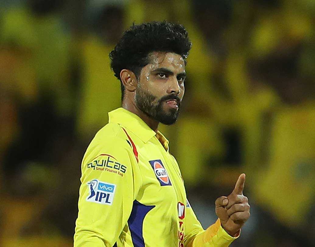 ২০১২ সালের নিলামে রবীন্দ্র জাডেজাকে ৯.৭২ কোটি টাকায় নেয় চেন্নাই সুপার কিংস। বাঁ-হাতি অলরাউন্ডার তখন থেকে এখনও খেলছেন সিএসকে-র হয়েই।