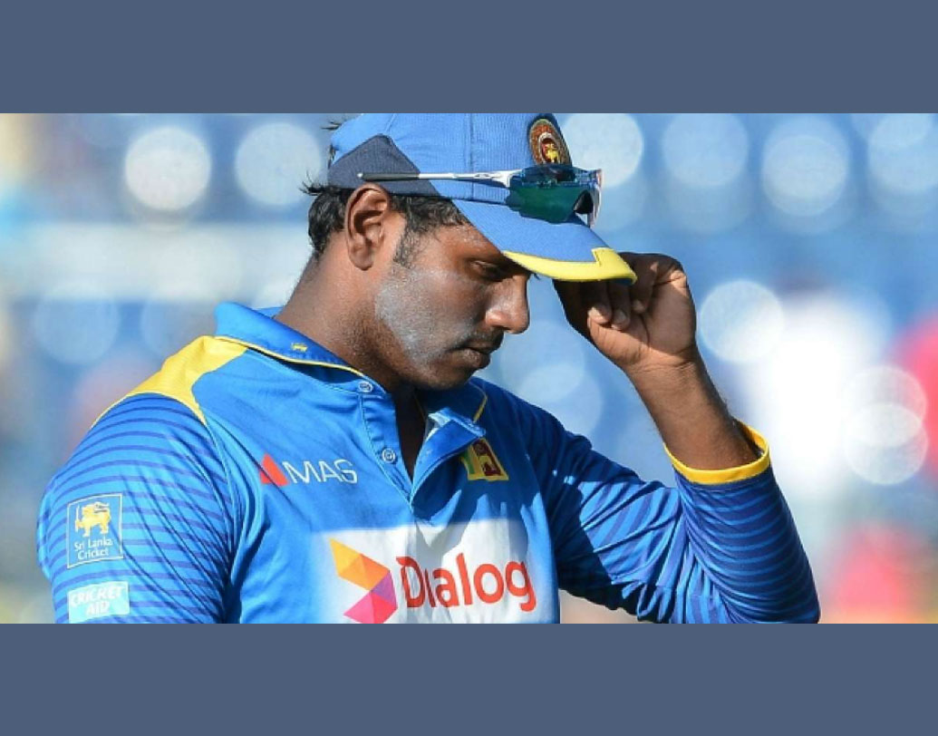 এ বারের নিলামে দল পাননি শ্রীলঙ্কার অলরাউন্ডার অ্যাঞ্জেলো ম্যাথুজও। অনেকের মতে, আগামী বছরের আইপিএলে খেলার সুযোগ পেলেও টুর্নামেন্টের মাঝপথেই তাঁকে দেশের হয়ে আইসিসি বিশ্বকাপে খেলতে যেতে হত। সেই সঙ্গে তাঁর বেস প্রাইসটাও দেখুন। ২ কোটি টাকা! হয়তো এ সব মিলিয়েই আইপিএলের কোনও দলেই জায়গা হয়নি ম্যাথুজের।