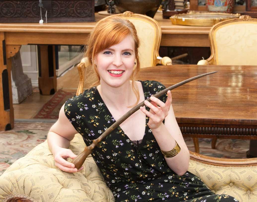 এটি শোনার পর ১০০ ডলারে মার্টিন এই পাত্র বিক্রি করে দেন। এটি নিলামে আরও বেশি দামে, প্রায় কয়েক লক্ষ বিক্রি হবে বলেই মনে করা হচ্ছে, জানায় নিলাম ঘর । কিন্তু কেন এটি বিক্রি করলেন মার্টিন?