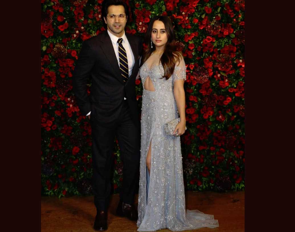 বরুণ ধওয়ন এসেছিলেন বান্ধবী নাতাশা দালালকে সঙ্গে নিয়ে। ফারহান আখতার এলেন বান্ধবী শিবানীকে নিয়ে। অফ শোল্ডার গাউনে তাঁকে লাগছিল চমৎকার।