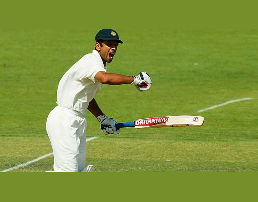 অ্যাডিলেডে রিকি পন্টিংয়ের ২৪২ রানের জোরে প্রথম ইনিংসে ৫৫৬ রান তোলে অস্ট্রেলিয়া। সে ম্যাচে ৫ উইকেট নিয়েছিলেন অনিল কুম্বলে।রাহুলদ্রাবিড়ের ডাবল সেঞ্চুরি ও ভিভিএস লক্ষ্ণণের সেঞ্চুরির সৌজন্যে ভারত করে ৫২৩ রান। দ্বিতীয় ইনিংসে ১৯৬ রানে অলআউট হন অজিরা। জয়ের জন্য ২৩০ রানের পথে ৭২ রানের অপরাজিত থাকেন দ্রাবিড়।