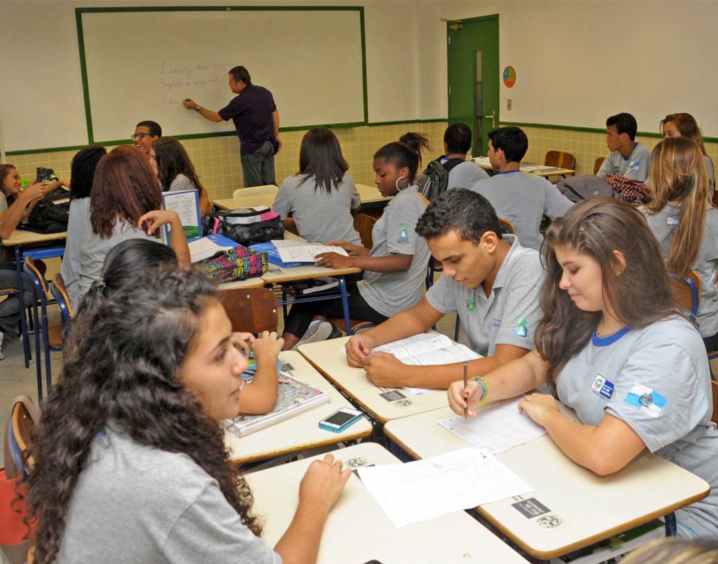 শুধু ছাত্র-শিক্ষক সম্পর্কই নয়, শিক্ষকদের প্রতি সম্মান এবং এই পেশাকে কেমন চোখে দেখা হয় তা নিয়েও সমীক্ষা করেছিল ভারকে। কী বলছে সেই সমীক্ষা?