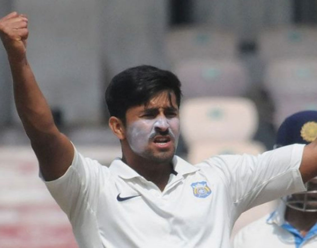 শ্রীকান্ত মুণ্ডে: ২০১১তে পুণের জার্সি পরেছিলেন মহারাষ্ট্রের এই বোলার-অলরাউন্ডারটি। সে সময় খেলেছিলেন মাত্র একটি ম্যাচ। নজর কাড়তে পারেননি।