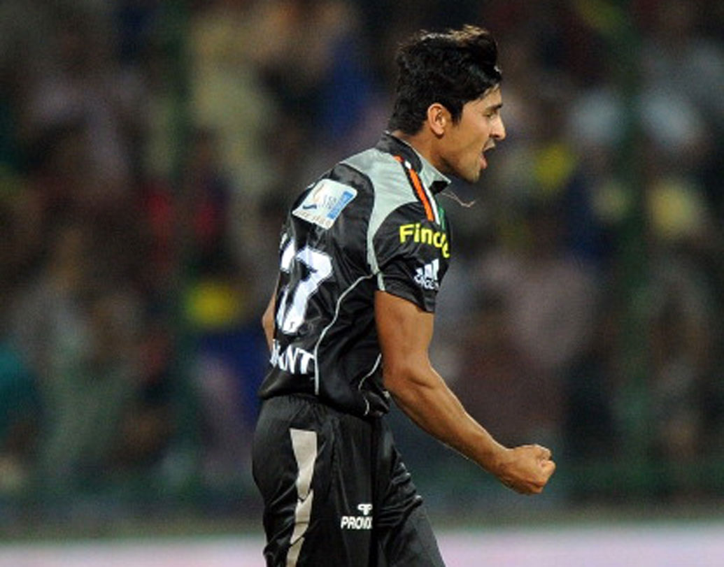 শ্রীকান্ত মুণ্ডে: কুড়ি লাখ দিয়ে কেনা মুণ্ডে ছাড়াও কেকেআরে রয়েছেন সুনীল নারাইন, আন্দ্রে রাসেল, কার্লোস ব্রেথওয়েট, নীতীশ রাণার মতো অলরাউন্ডাররা। ফলে প্রথম একাদশে শ্রীকান্তের সুযোগ পাওয়া বেশ কঠিন।