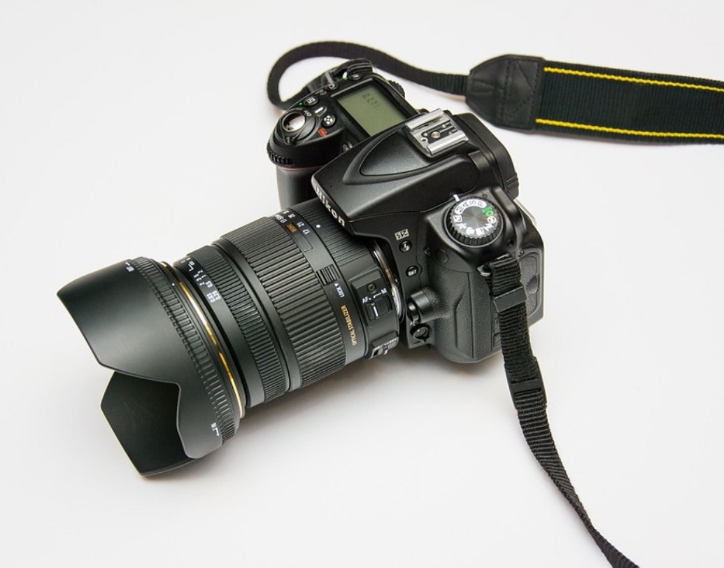 ভিডিয়ো গেমস ও ক্যামেরা:
নতুন বছরে দাম কমছে ভিডিয়ো গেমসের সরঞ্জাম এবং ডিজিটাল ক্যামেরার। সেগুলির উপর এতদিন ২৮ শতাংশ জিএসটি বসত। নতুন বছরে তা ১৮ শতাংশ হবে।