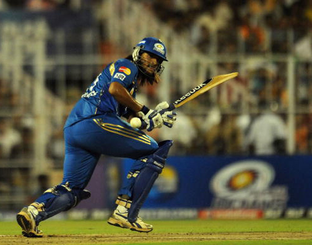 সৌরভ তিওয়ারি: ২০১০-এর আইপিএলে মুম্বইয়ের হয়ে নজর কেড়েছিলেন। সে বার বেশ কয়েকটি চমকপ্রদ ইনিংসও ছিল সৌরভের। দ্রুত রান তোলার ক্ষমতা আছে।