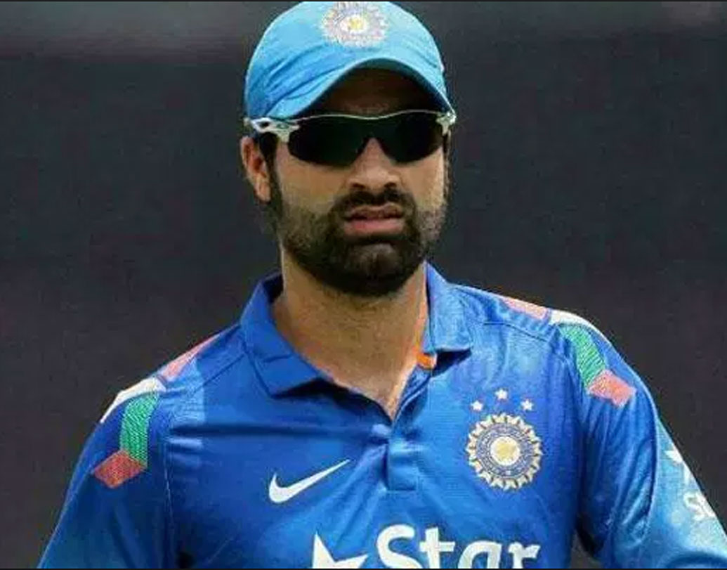 পারভেজ রাসুল: জম্মু-কাশ্মীর থেকে উঠে আসা ক্রিকেটারটিকে ঘিরে এক সময় আশা তৈরি হয়েছিল। কিন্তু, ক্রমেই তিনি হতাশ করতে থাকেন নির্বাচকদের। এ বার আইপিএলেও দল পাননি। তিনি দলে থাকছেন স্পিনার অলরাউন্ডার হিসাবে।