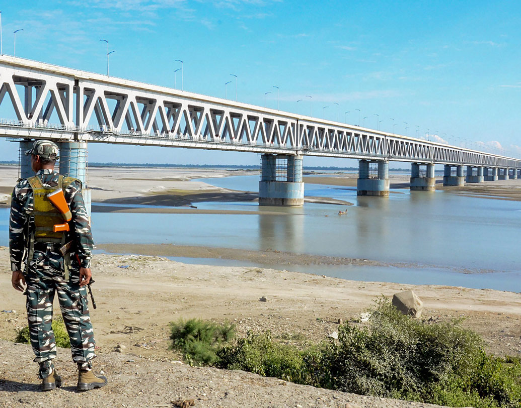 এটি দেশের দীর্ঘতম দোতলা ব্রিজ। দৈর্ঘ৪.৯৪ কিলোমিটার। ব্রিজটি তৈরি করতে খরচ হয়েছে ৫৯২০ কোটি টাকা।