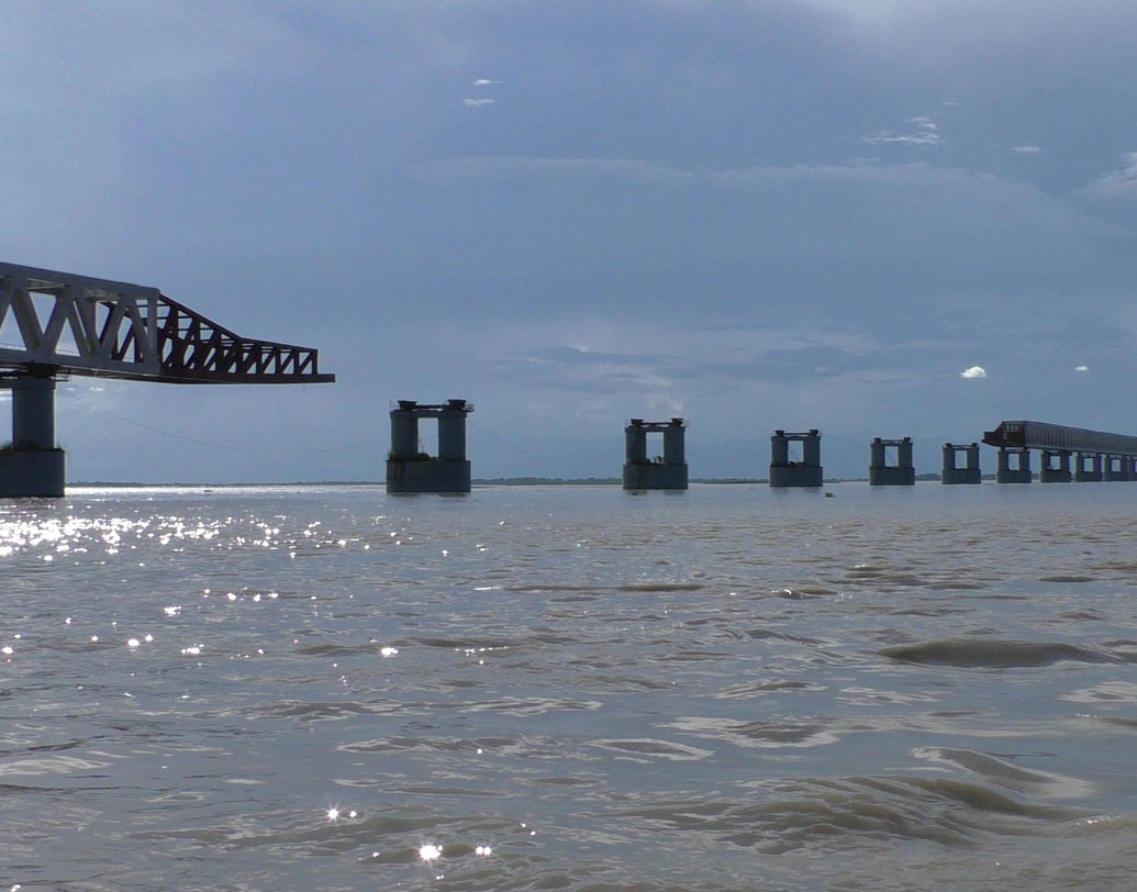 দীর্ঘায়ুর জন্য ব্রিজটিতে ইলেকট্রিক আর্ক ওয়েল্ডিং টেকনোলজি ব্যবহার করা হয়েছে। ১২০ জন ইঞ্জিনিয়ার এবং ৩০০ ইউরো-সার্টিফায়েড ওয়েল্ডারের অক্লান্ত পরিশ্রমের ফসল এই বগিবিল।