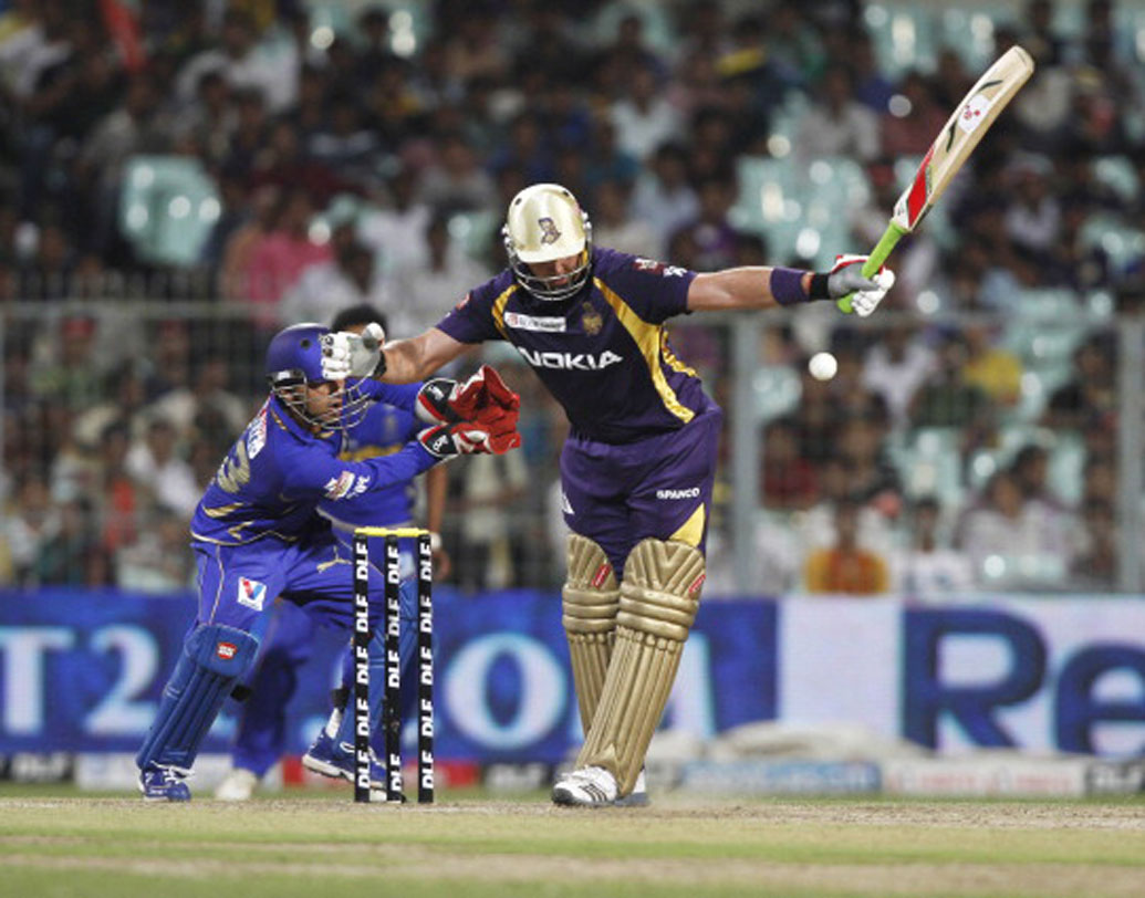 জাক কালিস: ২০১৪ সালে নাইট রাইডার্স তাঁকে দলে নেয় সাড়ে পাঁচ কোটিতে। কিন্তু, সে বার ৮ ইনিংসে ২৫ গড়ে ১৫১ রান করেন। ওভারপিছু প্রায় সাড়ে আট রান দিয়ে পেয়েছিলেন মাত্র ৪ উইকেট। ভয়ঙ্কর পারফরম্যান্সের জেরে দল থেকেই বাদ পড়েন দক্ষিণ আফ্রিকার এই অলরাউন্ডার।
