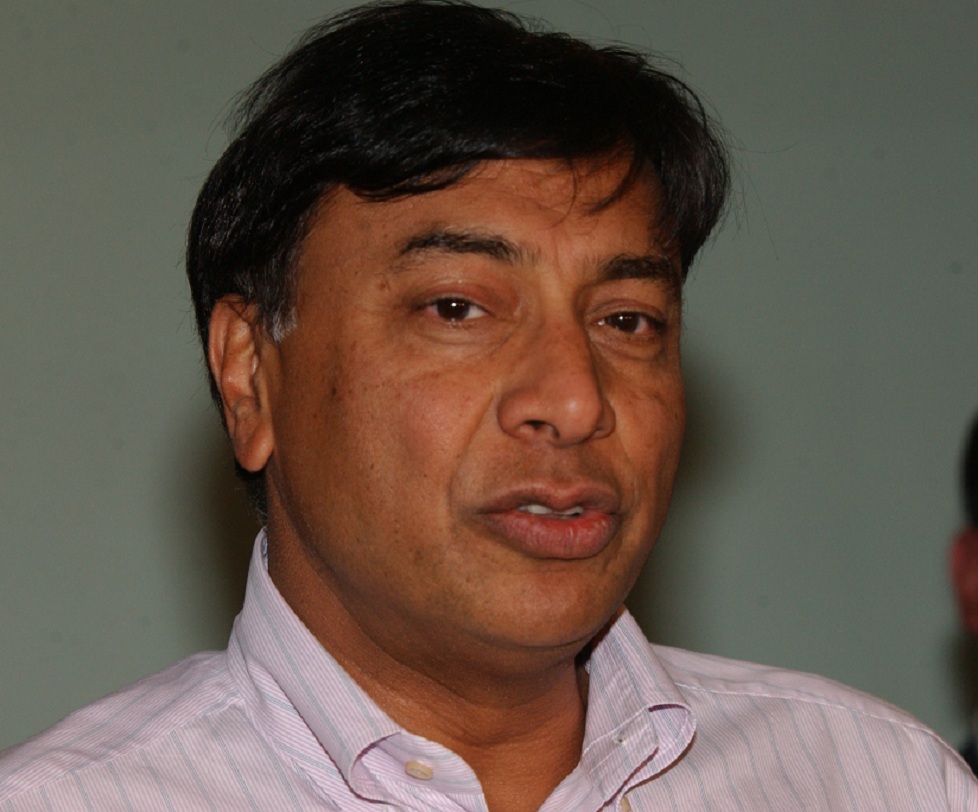 এ বছর ২৩ জন ভারতীয় ধনকুবেরের মোট ক্ষতির পরিমাণ প্রায় ২১০০ কোটি মার্কিন ডলার। স্টিল তৈরিতে পৃথিবীর মধ্যে সবচেয়ে এগিয়ে লক্ষ্মী মিত্তল। এ বছর তাঁর ক্ষতি হয়েছে ৫৯০ কোটি মার্কিন ডলার। যা তাঁর মোট সম্পত্তির ২৯ শতাংশ।