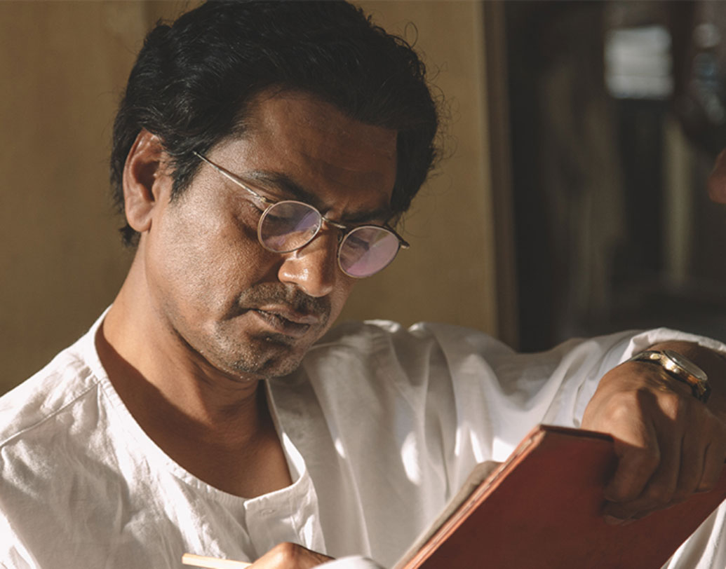 মান্টো: উর্দু সাহিত্যিক সদত হোসেন মান্টোর জীবন অনুসারে তৈরি ছবিতে নাম ভূমিকায় অভিনয় করেছেন নওয়াজউদ্দিন সিদ্দিকি। নন্দিতা দাসের পরিচালনার গুণ ও নওয়াজের অভিনয়ের মিশেল এই ছবিকে বক্সঅফিসে আলাদা করে জায়গা করে দিয়েছে। ‘নিশান-ই-ইমতিয়াজ’ সম্মানে ভূষিত এই ছবি এখনও না দেখলে তা আপনারই মিস!