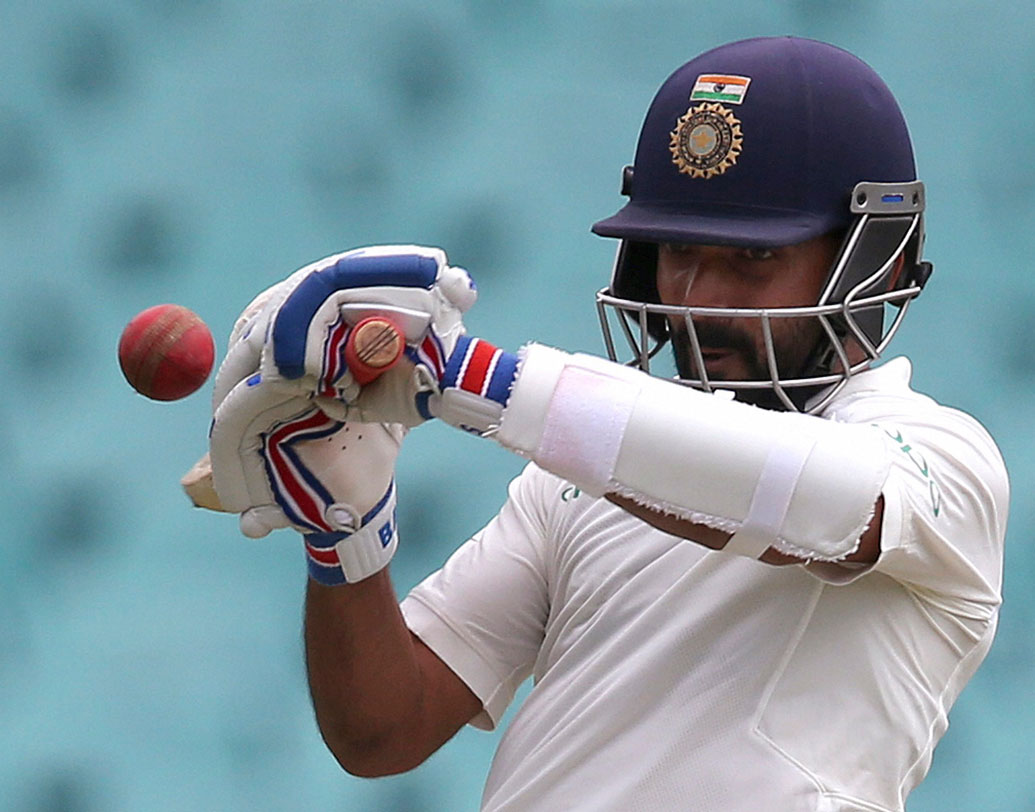 অজিঙ্ক রাহানে: পার্‌থে ফর্মে ফেরার ইঙ্গিত দিয়েছেন। বেশ কিছু দিন রানের বাইরে থেকে থাকলেও তাঁর ৫১ রানের লড়াকু ইনিংস প্রশংসা পেয়েছে সকলের। মেলবোর্ন টেস্টে বড় রান পাওয়ার কথা বলেছেন আত্মবিশ্বাসী রাহানে।