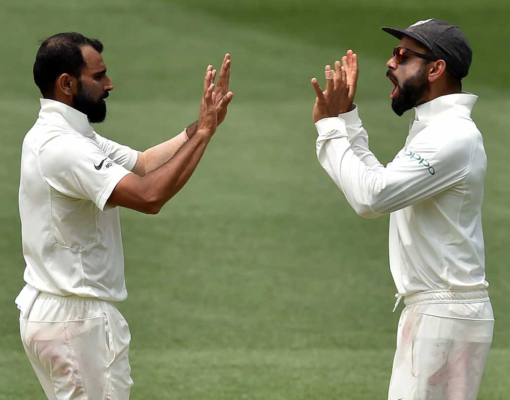 মহম্মদ শামি: দ্বিতীয় টেস্টের দ্বিতীয় ইনিংস— মহম্মদ শামির বিধ্বংসী স্পেলের সামনে তাসের ঘরের মতো ভেঙে পড়েছিলেন টিম পেইনরা। মেলবোর্নে শামি কার্যকর হবেন আশা করা যায়।