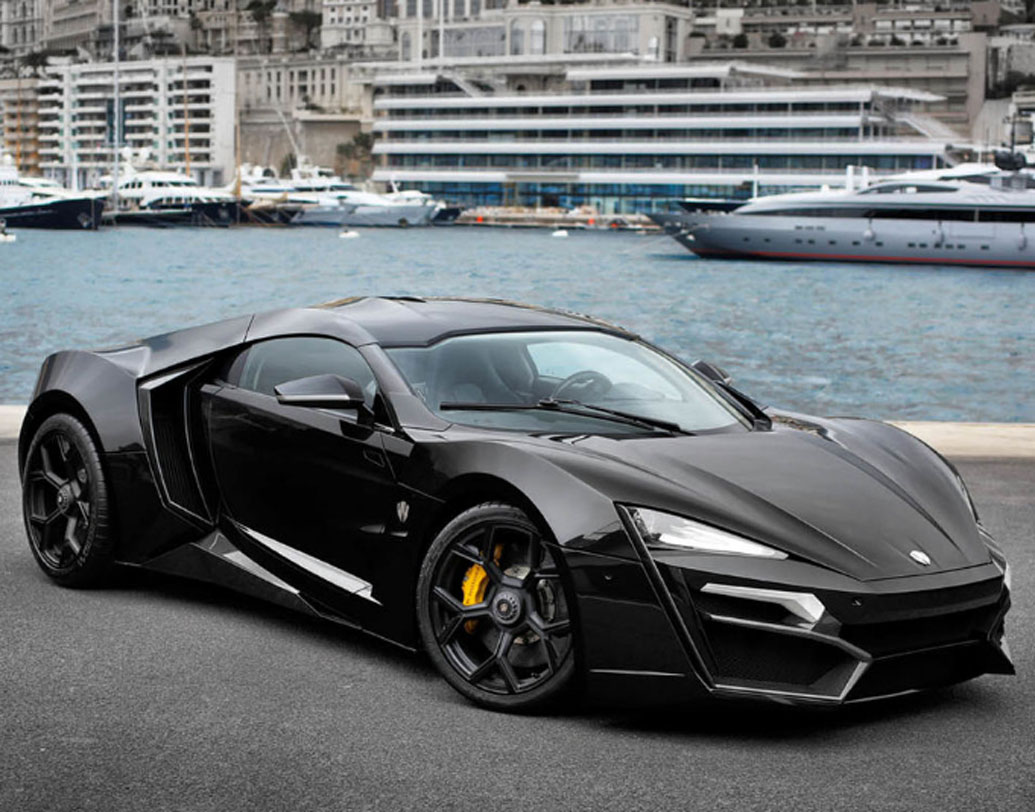 লাইক্যান হাইপারস্পোর্ট: লেবাননের লিমিটেড প্রোডাকশন স্পোর্টস কার। প্রস্তুতকারক সংস্থা আমিরশাহির ডব্লিউ মোটরস। হলিউড ছবি ‘ফাস্ট অ্যান্ড ফিউরিয়াস’-এ এই মডেল ব্যবহার করা হয়েছিল। এর হেডলাইটে ৪২০টি হিরে রয়েছে। দাম ২৪ কোটি টাকা।