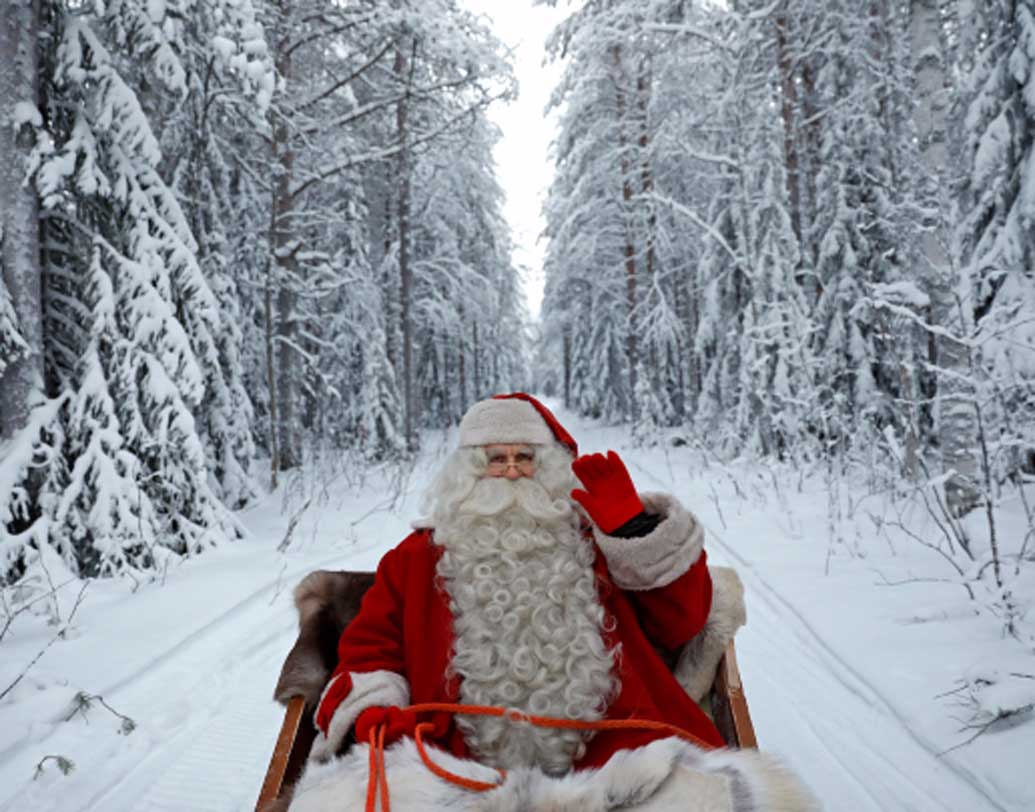 বাস্তবে কি সান্তা ক্লজের কোনও অস্তিত্ব আছে? বহু যুগ ধরে এই প্রশ্নের উত্তর খুঁজেছেন গবেষকরা। অনেকের দাবি, বাস্তবের সেন্ট নিকোলাস বা সান্তা ক্লজ ছিলেন খুব উদার মনের। কারও দাবি, তুরস্কে ছিল তাঁর বাড়ি।