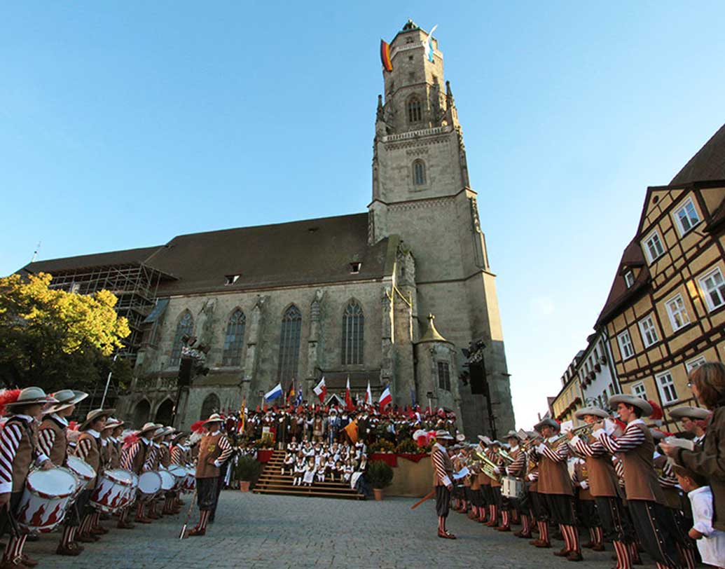 খুব সূক্ষ্ম এই হিরের কণা, প্রায় ০.২২ মিমি ব্যাস। এত ঘন ও সূক্ষ্ম হলেও এই হিরে তো ব্যবহার করা যায় না। তবে পর্যটকদের মধ্যে এই হিরের বাড়ির শহর নিয়ে আগ্রহ তো রয়েইছে।