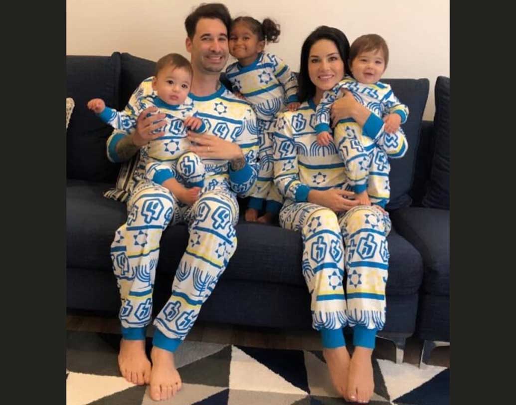 ৪ মার্চ সানি লিয়ন ও ড্যানিয়েল ওয়েবারের যমজ ছেলে নোয়া ও অ্যাশেরের জন্ম হয়। এর আগে এক জন দত্তক কন্যাও ছিল সানি ও ড্যানিয়েলের।