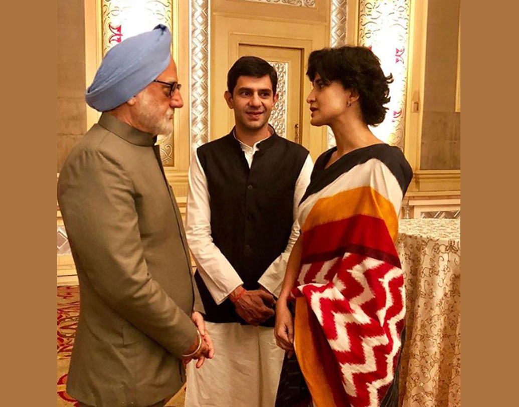 ‘লিপস্টিক আন্ডার মাই বুরখা’-র লীলা থুড়ি আহানা কুমরাকে এ ফিল্মে প্রিয়ঙ্কা গাঁধীর ভূমিকায় দেখে অনেককেই চমকে দিতে পারেন। আহানা নিজেও এই চরিত্রটা করতে পেরে রীতিমতো উত্তেজিত।