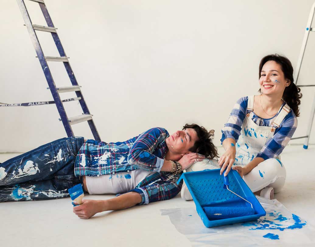 নৈকট্য বা কাছাকাছি অবস্থানকেও এই আকর্ষণের পিছনে কলকাঠি নাড়ার অন্যতম বিষয় হিসাবে ভাবছেন বিজ্ঞানীরা। কোনও পরিস্থিতিতে একই সঙ্গে থাকতে শুরু করা বা জীবনের একই পরিস্থিতির মোকাবিলা করাও একজনকে অন্যের প্রতি সহানুভূতিশীল করে তোলে। সুস্থ-স্বাভাবিক মনের মানুষের ক্ষেত্রে প্রেমে পড়ার অন্যতম কারণ এই সহানুভূতি।