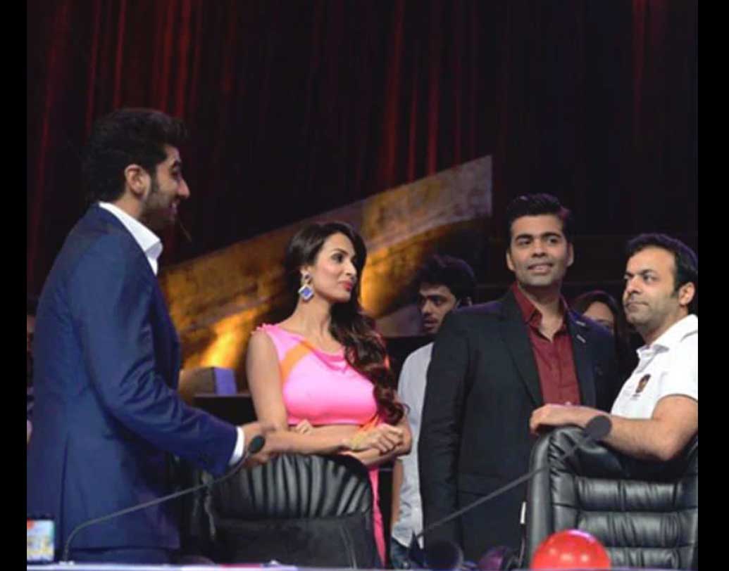 দু’জনেই আরবাজ খানের অপর ভাই সলমন খানকে এড়িয়ে চলেছেন বলা যায়। কোনও অনুষ্ঠানে সলমন আসার আগেই তাঁরা বেরিয়ে গিয়েছেন বা অনুষ্ঠানটাই এড়িয়ে গিয়েছেন। সম্পর্কের ব্যাপারে যদিও কোনও গুঞ্জনকেই কোনও দিন স্বীকার করেননি তাঁরা।