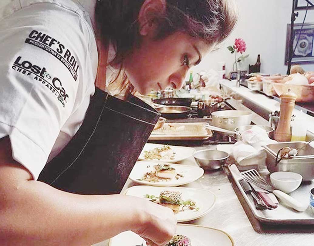 এর পর শুরু হয় ফতিমার আসল লড়াই। বিদেশের পত্রিকায় ফতিমা লেখেন, সারা পৃথিবীর রান্নার স্বাদ পরখ করতে হবে তাঁকে। ক্যানসার হারাতে পারবে না।