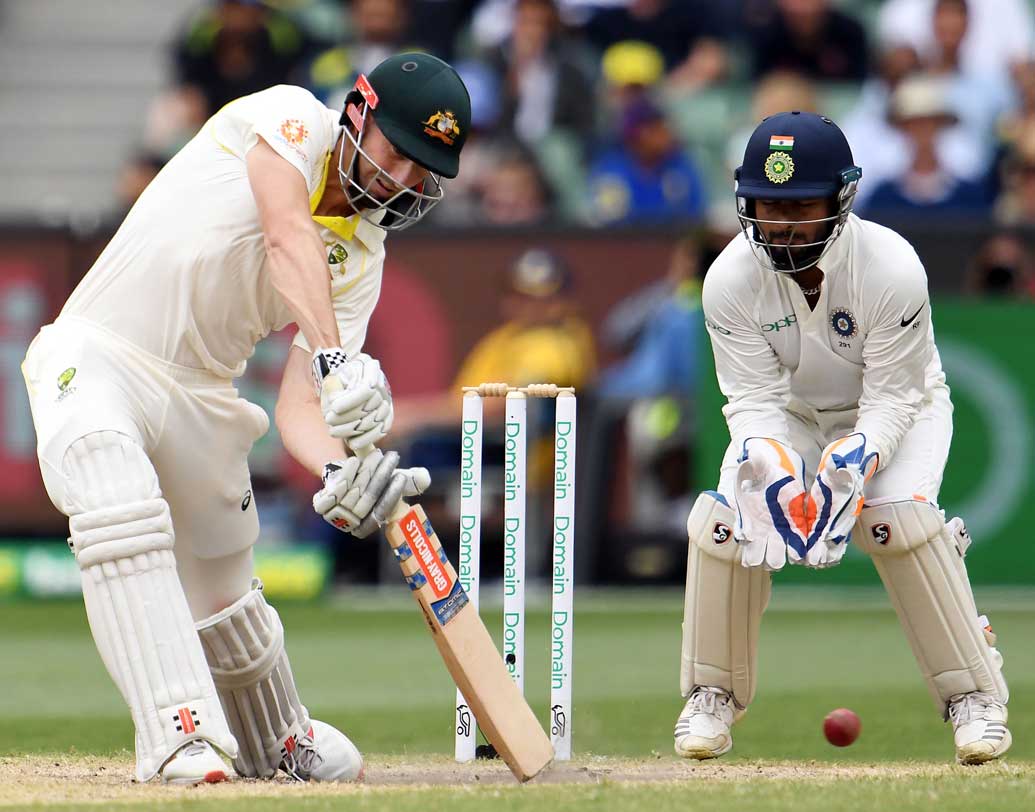 ঋষভ পন্থও এই টেস্টে রেকর্ড গড়লেন। ভারতের হয়ে টেস্ট সিরিজে সবচেয়ে বেশি শিকার ধরার রেকর্ডটি এই উইকেটকিপার-ব্যাটসম্যানের দখলে।