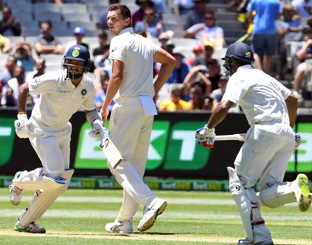 অস্ট্রেলিয়ার মাটিতে অভিষেকে কোনও ভারতীয়ের সবচেয়ে বেশি রানের (৭৬) রেকর্ড গড়লেন তিনি। ভাঙলেন ৭১ বছরের পুরনো রেকর্ড।