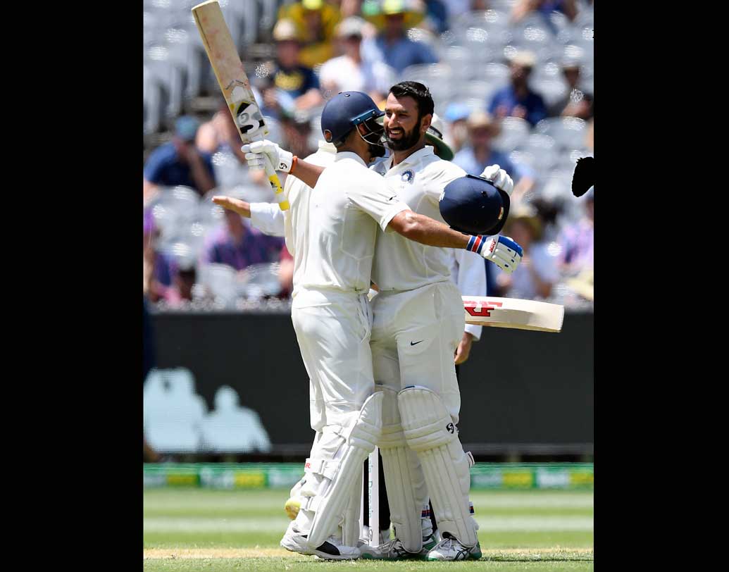 চেতেশ্বর পূজারা ও বিরাট কোহালি তৃতীয় উইকেট পার্টনারশিপে ১৭০ রান করেন এই ম্যাচে। এর আগে মেলবোর্নে ১৯৪৬-১৯৪৭ সালে ব্র্যাডম্যান-হ্যাসেট তৃতীয় উইকেটে যোগ করেছিলেন ১৬৯ রান। মেলবোর্নে এই দুই দেশের লড়াইয়ে এত দিন এটাই ছিল রেকর্ড।