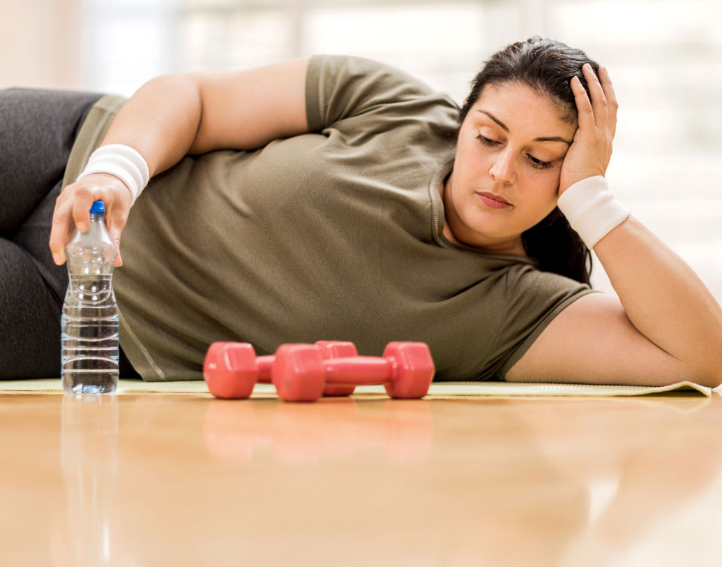 ওবেসিটি কিন্তু পিরিয়ডের জটিলতা ডেকে আনে। তাই ওজন নিয়ন্ত্রণে রাখাটা খুবই জরুরি। অনেক সময় পলিসিস্টিক ওভারির কারণেও ওজন বেড়ে যায় ও পিরিয়ডের সমস্যা দেখা যায়। এমন হলে অবশ্যই চিকিৎসকের সঙ্গে যোগাযোগ করুন ও প্রয়োজনীয় ব্যবস্থা নিন। পিরিয়ডের সমস্যা কমাতে ওজন বাড়তে পারে যে সব কারণে, তা থেকেও দূরে থাকুন।