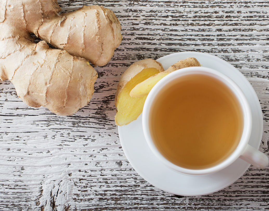 আদার জিঞ্জেরল ও সোগাওল রক্তের প্রাবল্য কমায়। ফলে পিরিয়ডের যন্ত্রণার ভাগও কমে অনেকটাই। তাই পিরিয়ডের সময় অতিরিক্ত রক্তক্ষরণ ও যন্ত্রণা প্রতিরোধে রান্নায় আদা যোগ করুন। আদা ভেজানো জলওডায়েটে রাখতে পারেন। পরীক্ষায় দেখা গিয়েছে, পিরিয়ডের সময় ৭৫০-২০০০ মিলিগ্রাম আদাগুঁড়ো পিরিয়ডের যন্ত্রণা থেকে মুক্তি দেয় সহজেই।