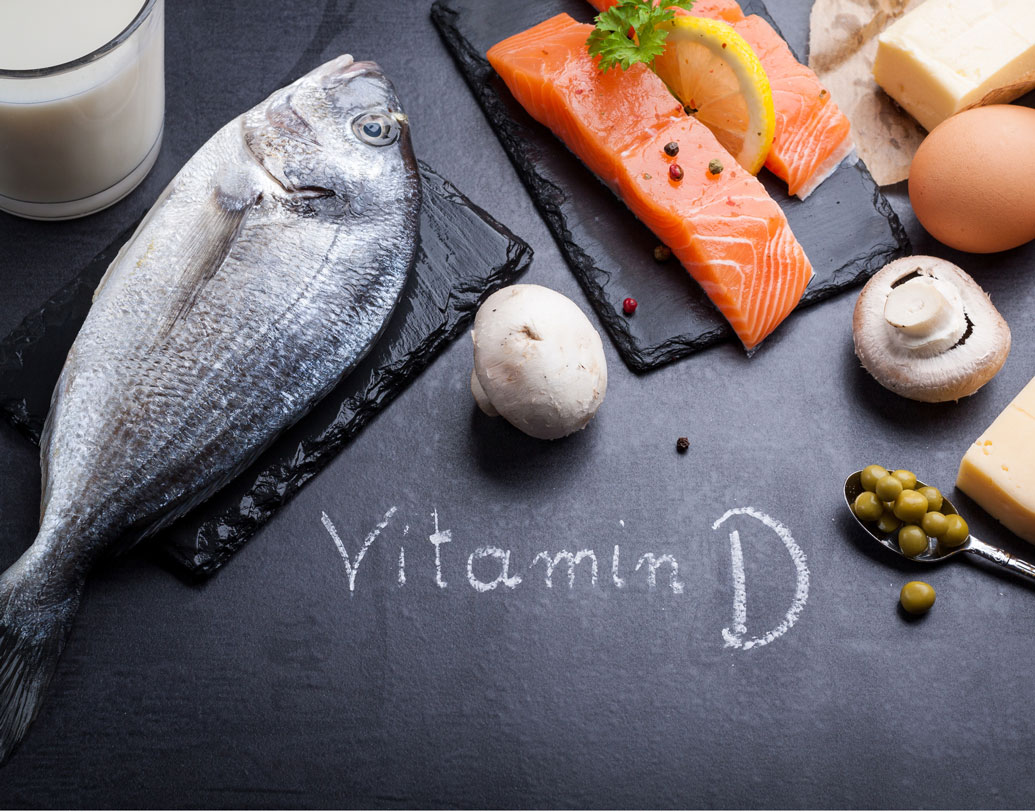 প্রতি দিনের খাদ্যতালিকায় যোগ করুন ভিটামিন ডি ও ভিটামিন বি। টুনা মাছ, মাংস, ডিমের কুসুম, চিজ-সহ নানা দুগ্ধজাত পদার্থ, কলা, বিন ইত্যাদিতে প্রচুর ভিটামিন ডি ও বি থাকে। পিরিয়ডের জট কাটাতে এ সব যোগ করুন ডায়েটে। গর্ভবতীর ডায়েটেও এই দুই ভিটামিনকেই প্রাধান্য দেন চিকিৎসকরা। মেয়েলি শারীরিক সমস্যা সারাতে এদের জুড়ি নেই।