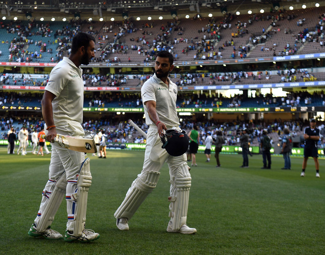 ইংল্যান্ডের এজবাস্টনে প্রথম টেস্টে বিরাটের সিদ্ধান্তে বাদ পড়েছিলেন চেতেশ্বর পূজারা। তিন নম্বরে নেওয়া হয়েছিল লোকেশ রাহুলকে। কিন্তু কর্নাটকের ব্যাটসম্যান একেবারেই খেলতে পারেননি।