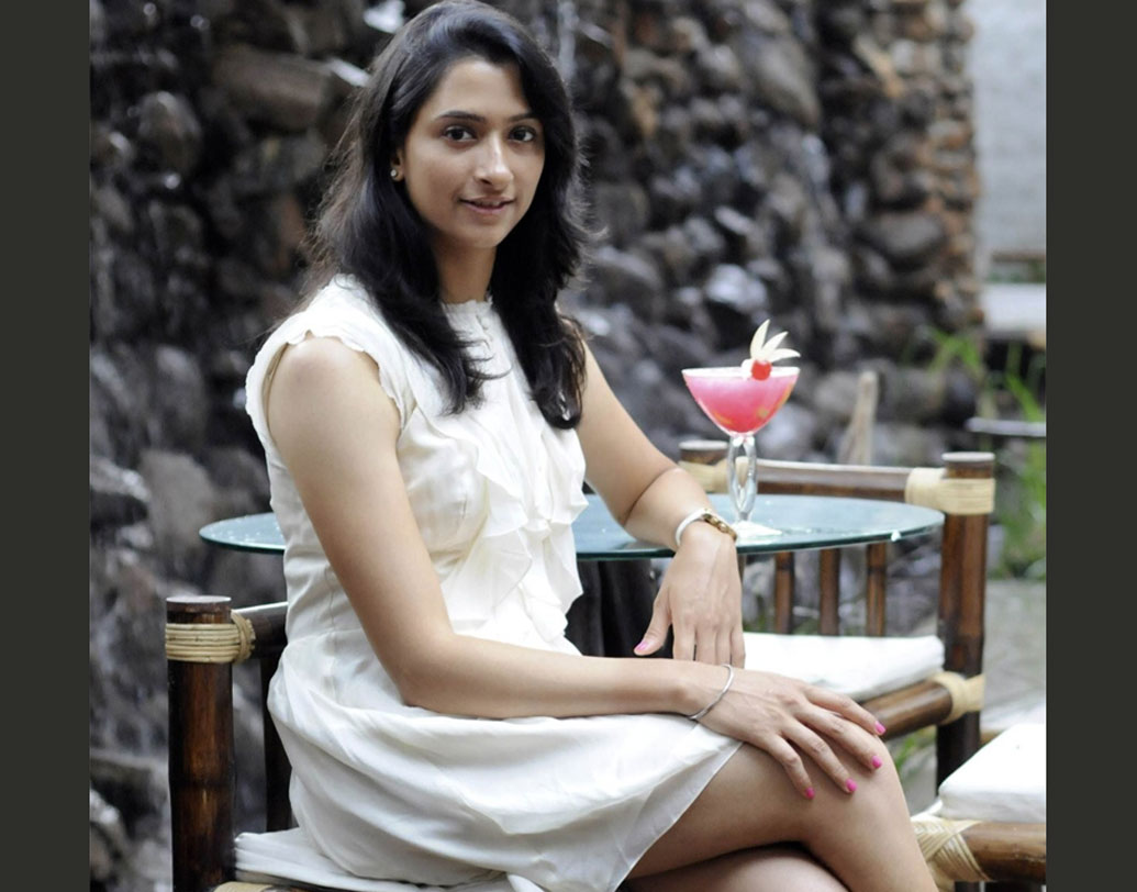 আনিশা দিদি দীপিকার সঙ্গে মানসিক অবসাদগ্রস্ততায় ভোগা রোগীদের নিয়ে কাজ করেন একটি সংস্থার অধীনে। টুইটার ও ইনস্টাগ্রামে তাঁর অসংখ্য ফলোয়ার।