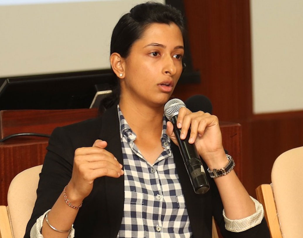 আনিশা পাড়ুকোনকে তাঁর দিদি দীপিকা নিজের সন্তানের মতো ভালবাসেন, এমনটাই বলেন আনিশা। দীপিকার চেয়ে যে পাঁচ বছরের ছোট বোন তিনি।