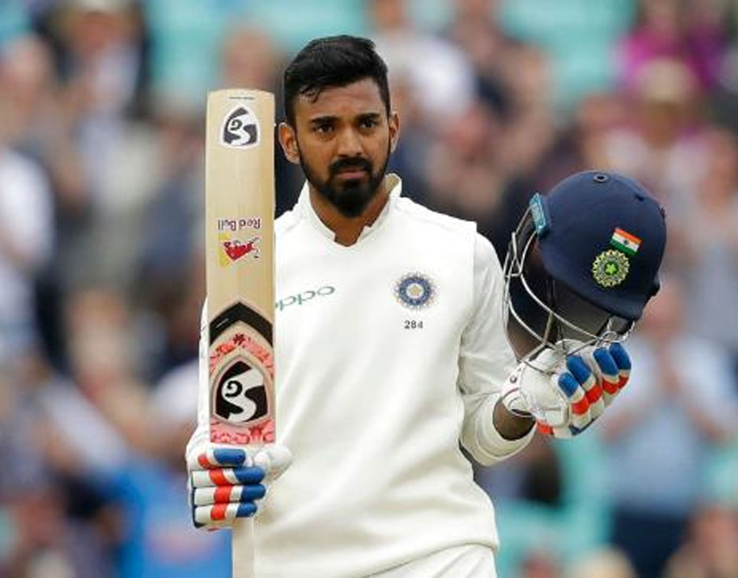 ১২টি টেস্ট ম্যাচ খেলে মোট ৪৬৮ রান করেছেন লোকেশ রাহুল। গড় মাত্র ২১.২৭। দক্ষিণ আফ্রিকা, ইংল্যান্ড সফরে তাঁর ব্যর্থতায় ভুগেছে দল।