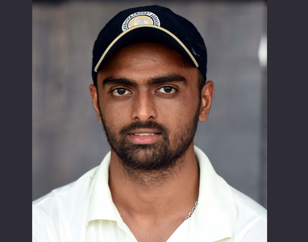 আইপিএলের নিলামে প্রচুর দর উঠেছিল তাঁর, কিন্তু সেখানেও ভাল ফল করতে পারেননি সৌরাষ্ট্রের এই ক্রিকেটার। জাতীয় দলে ফের জায়গা পাওয়ার সুযোগ অত্যন্ত কম।